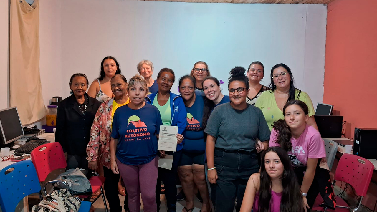 Coletivo cria núcleo de acolhimento para mulheres do Morro da Cruz
